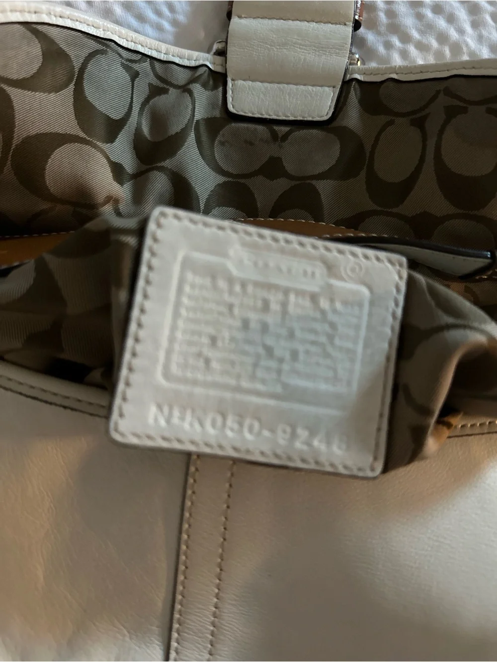 Coach elegant cream